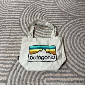 13x9.5” Patagonia Market Tote Bag, Canvas Cotton, Cream with Fitz Roy Logo